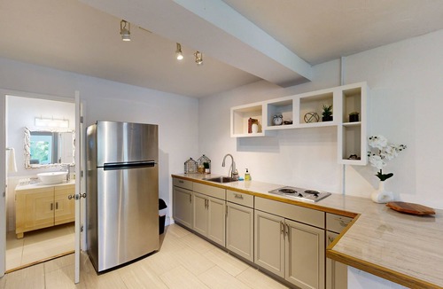 Keauhou House | Spacious retreat home with private pool & screened lanais - conveniently located