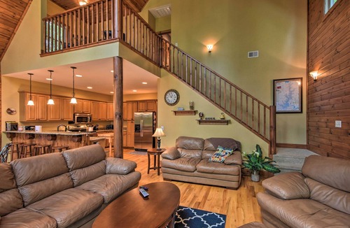 Serenity Bay Cabin | Spacious Seneca Retreat - Steps to Lake Keowee!