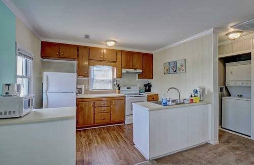 Ocean City Beach House | Spacious Soundview Retreat with Expansive Deck | Cozy 2BR for Your Fall/Winter S