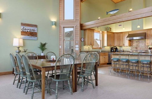Indiantown Shores House | Spacious soundfront home with amazing views, game room, & hot tub