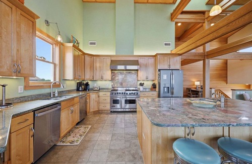 Indiantown Shores House | Spacious soundfront home with amazing views, game room, & hot tub