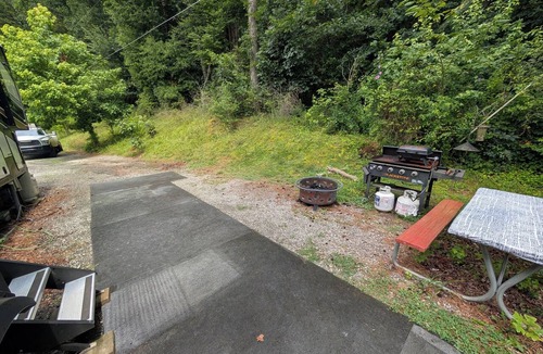 Mars Hill Crossroads House | Spacious Stationary RV for Traveling Professionals