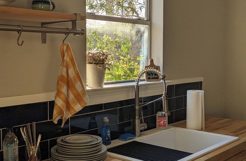 Chalmette House | Spacious Studio in Lovely, Safe Neighborhood