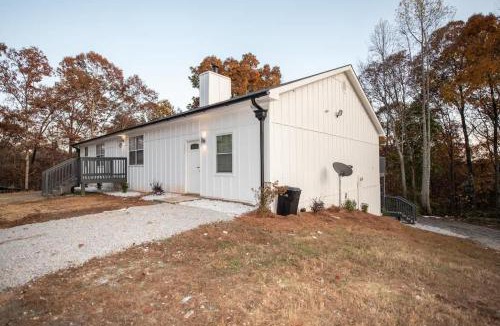 Dawsonville House | Spacious Studio with 2 queen beds B