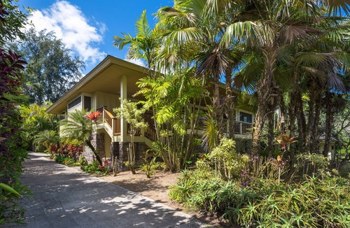 Kilauea House | Spacious tropical getaway with lanais - just steps from the ocean