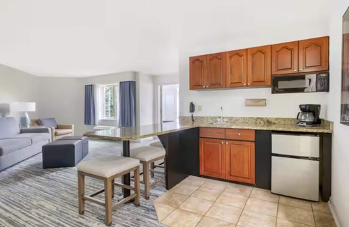 Mishawaka Hotel | Spacious TWO 1BR Unit Perfect for Game Day Weekends Near Notre Dame Stadium