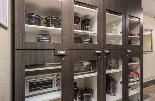 Far North Dallas Apartment | Spacious Unit with Fully-equipped Kitchen, Pets Allowed, Onsite Parking