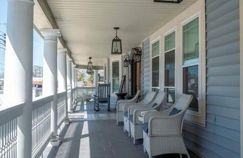Woodruff House | Spacious Victorian building in fabulous Spartanburg SC with luxury fixtures.