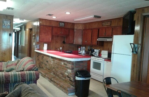 Venice House | Spacious Waterfront Accommodation, Venice Louisiana