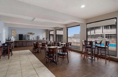 Bonanza Hotel | Spanish Trails Inn - Laredo Hotel