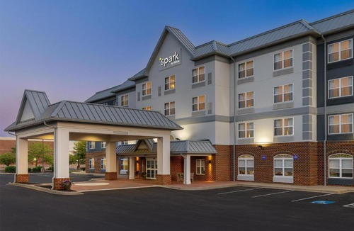 California Hotel | Spark by Hilton California Lexington Park