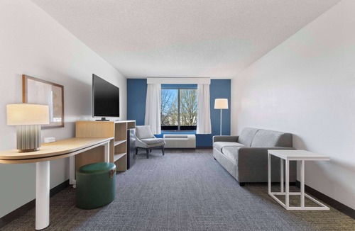 Greensboro Hotel | Spark by Hilton Greensboro