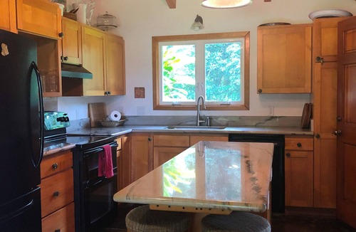 Hana House | Special quiet, romantic, cozy home in a special place, Heavenly Hana. Lucky you!