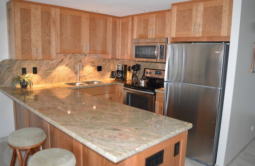 Honokowai Condo | Spectacular OCEANFRONT! 2BR/2BA Papakea L305. Available Dec 23 - Jan 5th