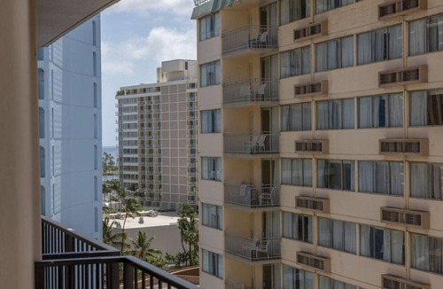 Waikiki Apartment | Spectacular Urban Location