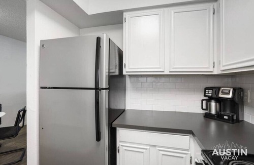 Hyde Park Apartment | Speedway #107 xxxxxx
