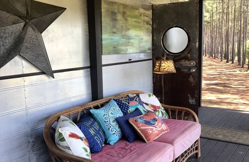 Reed Creek Cabin | Spotted Fawn Farm/Vintage “Don” restored 1951 airstream/Richardson tiny house