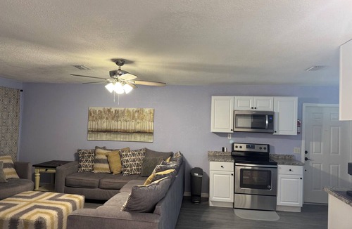 Trenton House | Spring basecamp, for up to 6, located less than 3 miles from Fanning Springs.