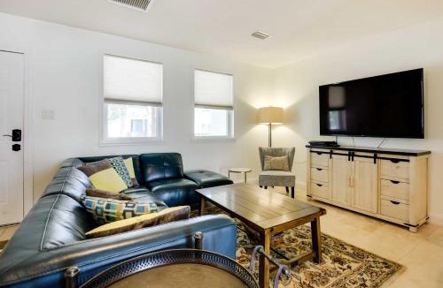 St. Augustine Beach House | St Augustine Cottage w/Fire Pit - Walk to Pier!