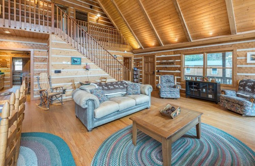 Marion Cabin | Stairway to Heaven | Private Pet-friendly Cabin & Sweeping Mountain Views!