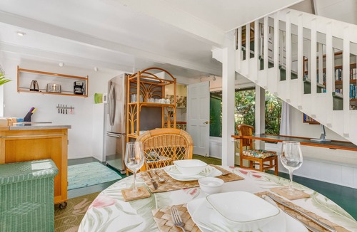 Haiku House | ★Star Honeymoon Lookout - PRIVATE HOT TUB + ACCESS TO POOL + New Central AC✔
