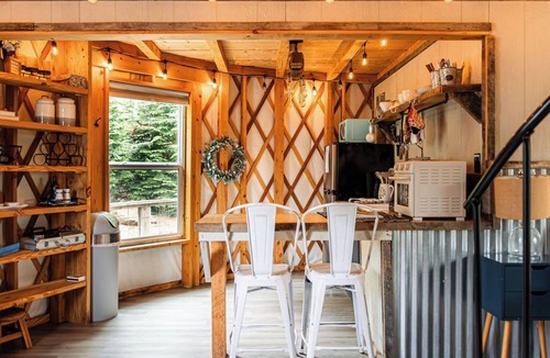 Fancy Gap House | Starlight Yurt- A Romantic Stay w/Hot Tub Views