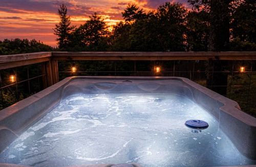 Fancy Gap House | Starlight Yurt- A Romantic Stay w/Hot Tub Views