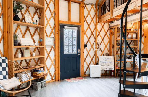 Fancy Gap House | Starlight Yurt- A Romantic Stay w/Hot Tub Views