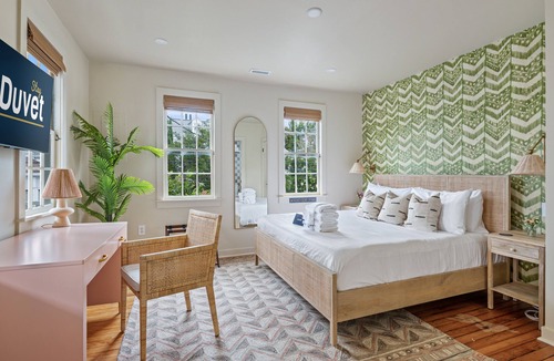 Downtown Charleston Apartment | Starry Night Suite | Close to King Street