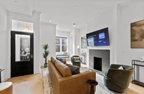 Bloomingdale House | Stately DC Rowhome Spacious 7BR & 4BA #DCottage