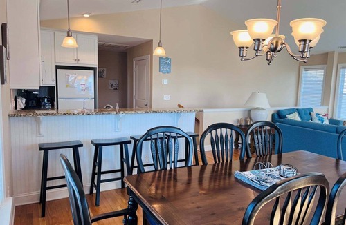 Holden Beach House | Stay at Wolfpack Waves, a spacious 4BR home in Holden Beach, perfect for 10 guests!