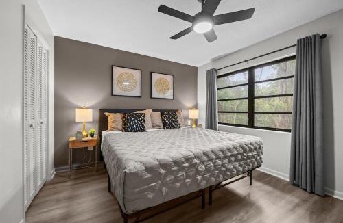 Gainesville House | Stay Classy in a Spacious Home with an Elegant Touch