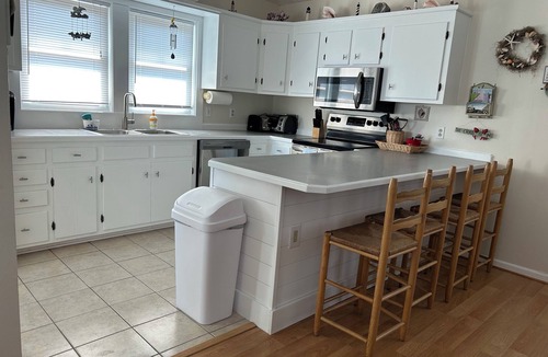 Kill Devil Hills House | Stay near Outer Banks Beaches - just a short walk away