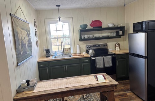 Old Town Cottage | stay on the farm! Pet friendly!adorable cottage blue ridge mountains Galax Va.