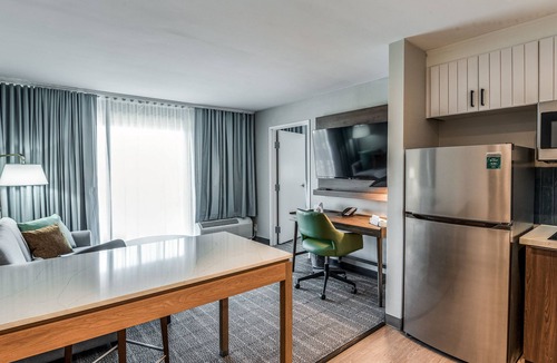 Dallas Hotel | Staybridge Suites Dallas Market Ctr Love Field by IHG