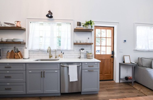 Norcross House | Staycation TV Featured "Cozy Cottage" in Downtown Norcross with Chef's Kitchen