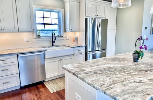 Frisco House | Steps From Oceanfront. Luxury Bath & Kitchen. Nat'l Seashore & Lighthouse Views
