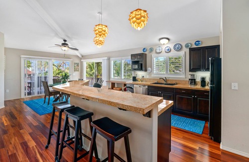 Kilauea House | STEPS FROM STUNNING MOLOAA BAY