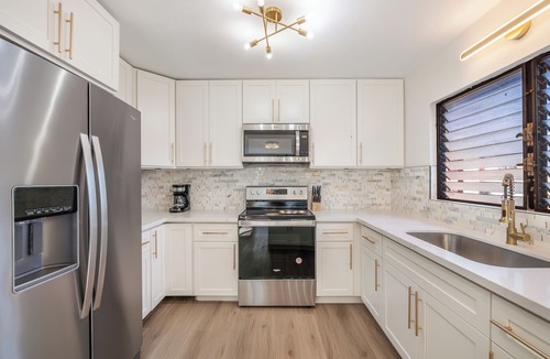 Nanakuli House | Steps from the Ocean 3bed/1.5bath Maili Beach