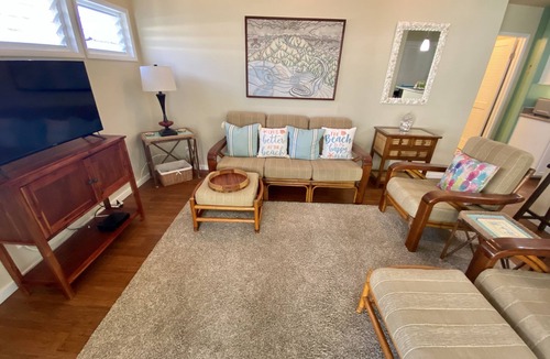 Kailua House | Steps to Kailua Beach, Immaculate & Private 1 BR. Great Reviews and Value!