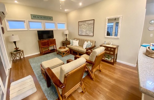 Kailua House | Steps to Kailua Beach, Immaculate & Private 1 BR. Great Reviews and Value!