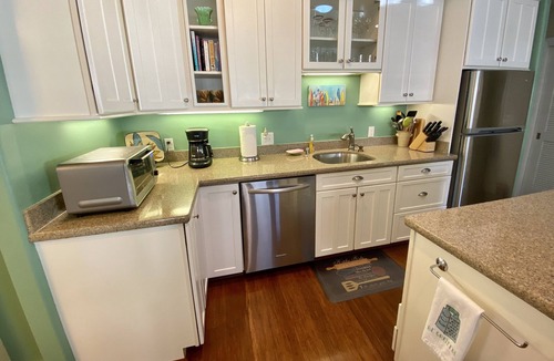 Kailua House | Steps to Kailua Beach, Immaculate & Private 1 BR. Great Reviews and Value!