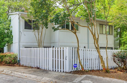 Conyers Condo | Steps to Park: Dog-Friendly Condo in Conyers!