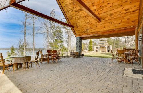 Morganton House | Steps to Private Beach! Family Home on Lake James