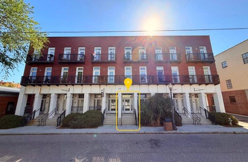 Wilmington Historic District Apartment | Steps to Riverwalk | Luxury Studio +Full Kitchen