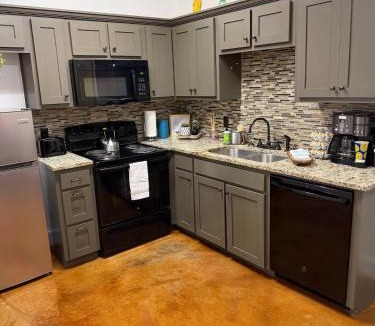 University Apartment | StevensHill on Burnett