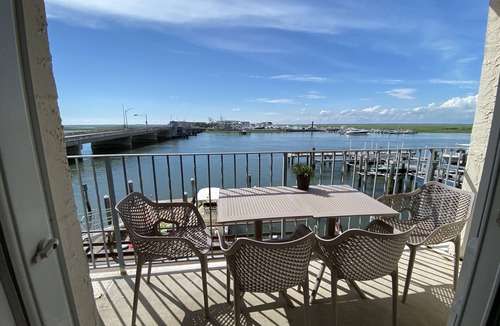 Stone Harbor Condo | Stone Harbor Bayfront with Sunset views, Walk to Beach+Town, Balcony & Parking!