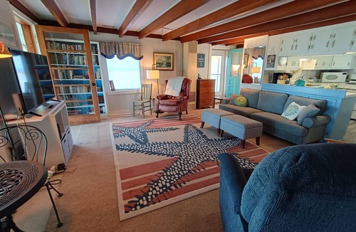 Birdsnest Cabin | Storybook Shores - A Peaceful Retreat on the Bay