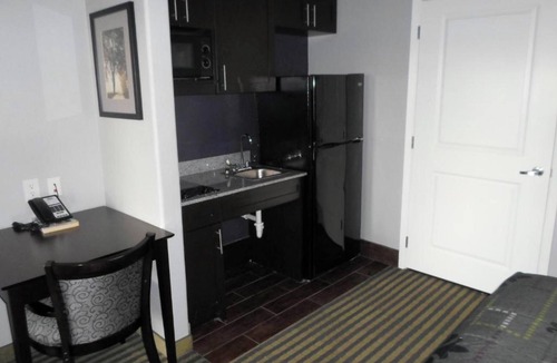 Beeville Hotel | Studio 6 Beeville, TX