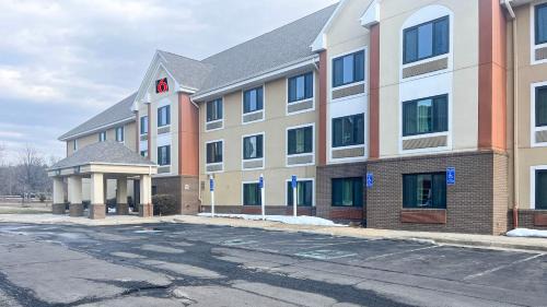 Chantilly Hotel | Studio 6 Chantilly VA Washington Dulles Airport